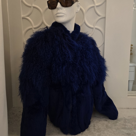 Fur jacket sz Sm - Picture 16 of 16